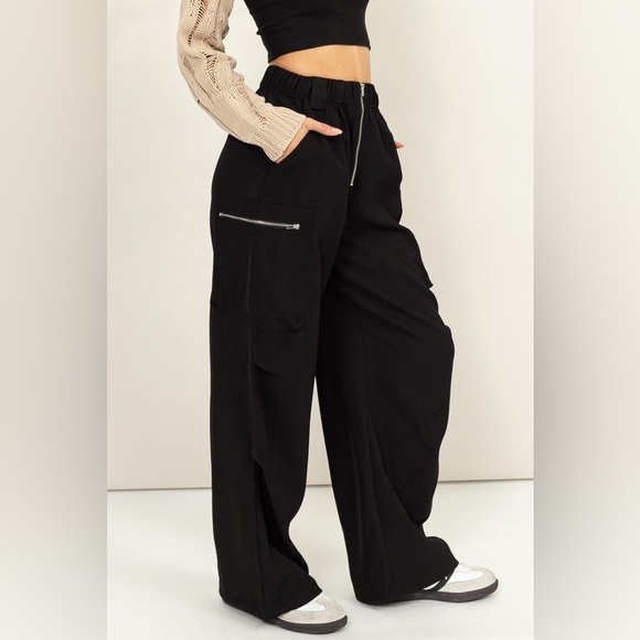 19B. Elastic Waist Wide Leg Cargo Pants - Black - Picture 2 of 6